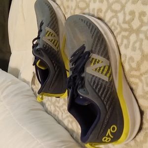 New Balance running  shoes 870